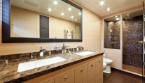 Motor yacht KAWAI -  Master Bathroom